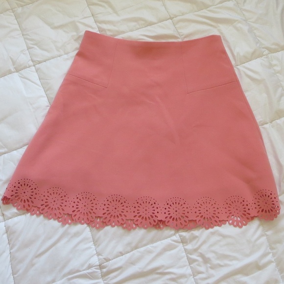 LOFT Dresses & Skirts - *NWT Loft size 4 pink cutout skirt*